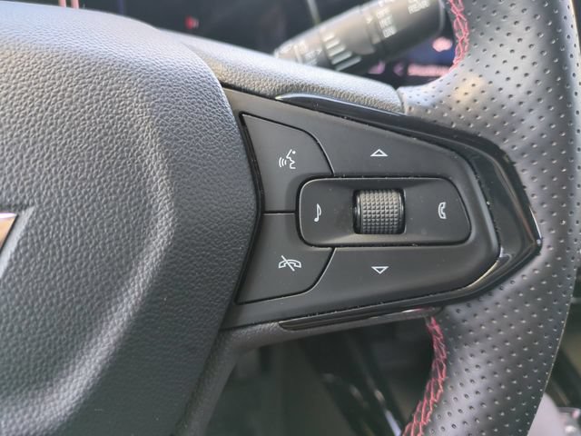 Used 2025 Chevrolet Trax RS w/ Driver Confidence Package FWD image 28