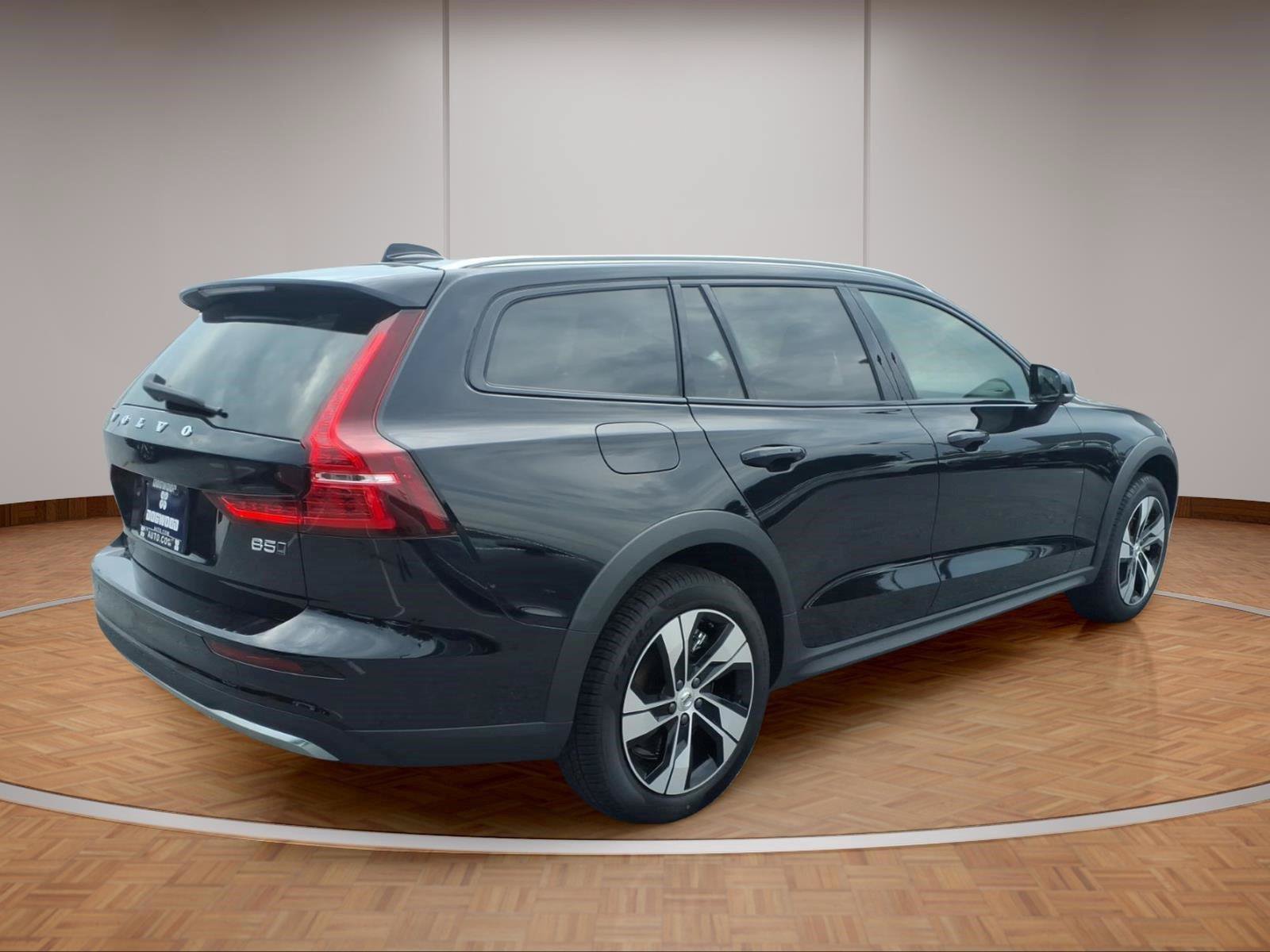 New 2026 Volvo V60 B5 Cross Country Plus w/ Climate Package AWD/4WD image 6