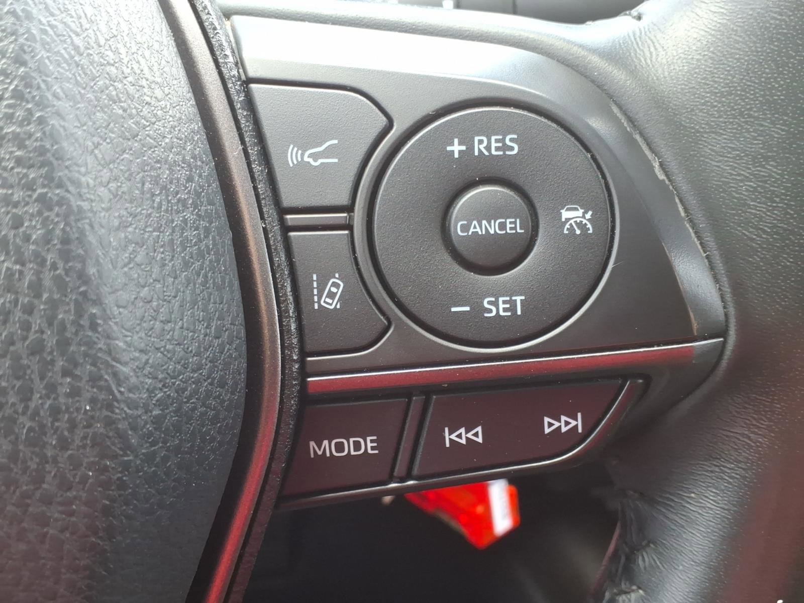 Used 2021 Toyota Camry SE w/ Carpet Mat Package (TMS) FWD image 17