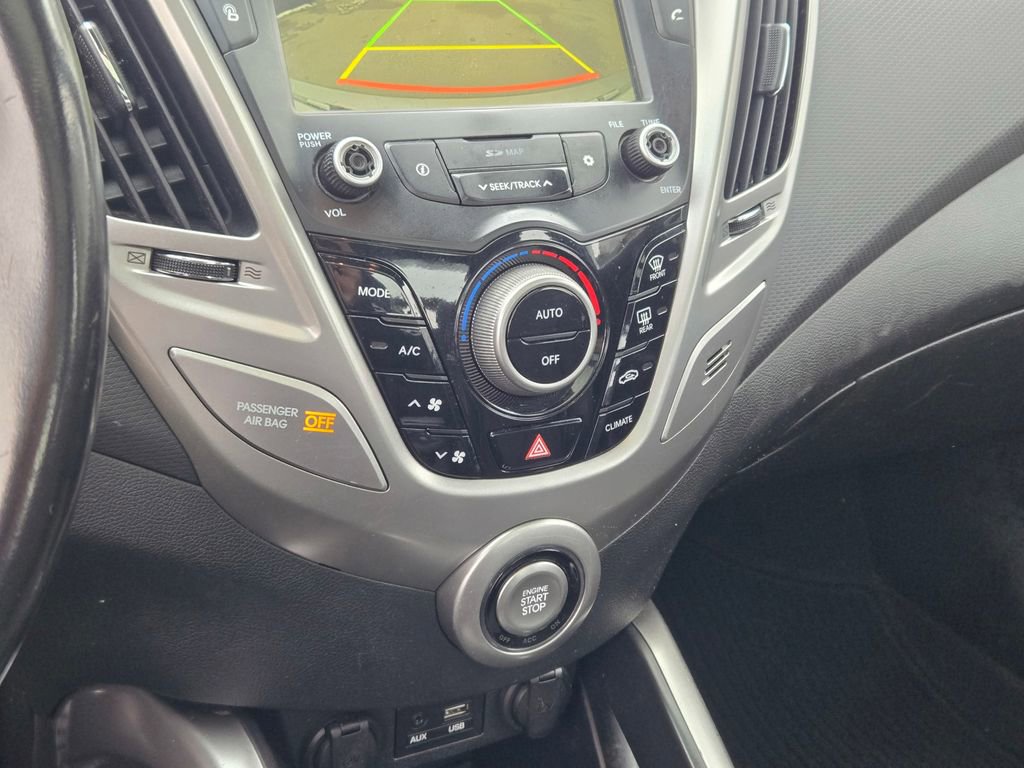 Used 2016 Hyundai Veloster Base w/ Option Group 03 image 31