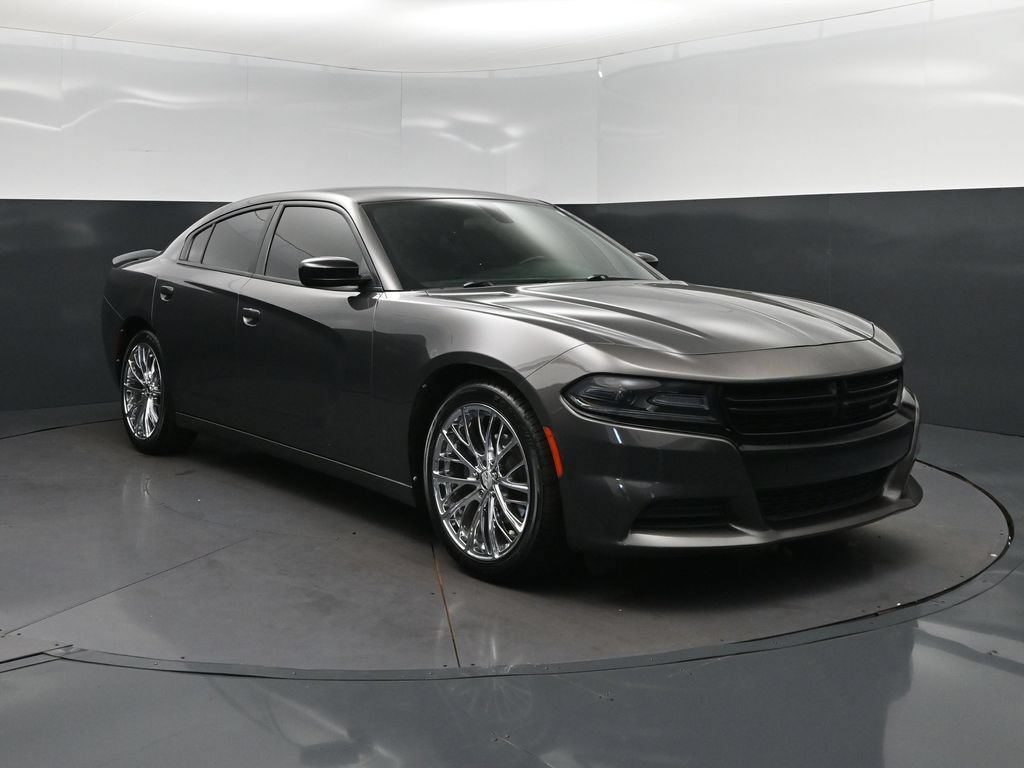 Used 2020 Dodge Charger SXT w/ Blacktop Package RWD image 9