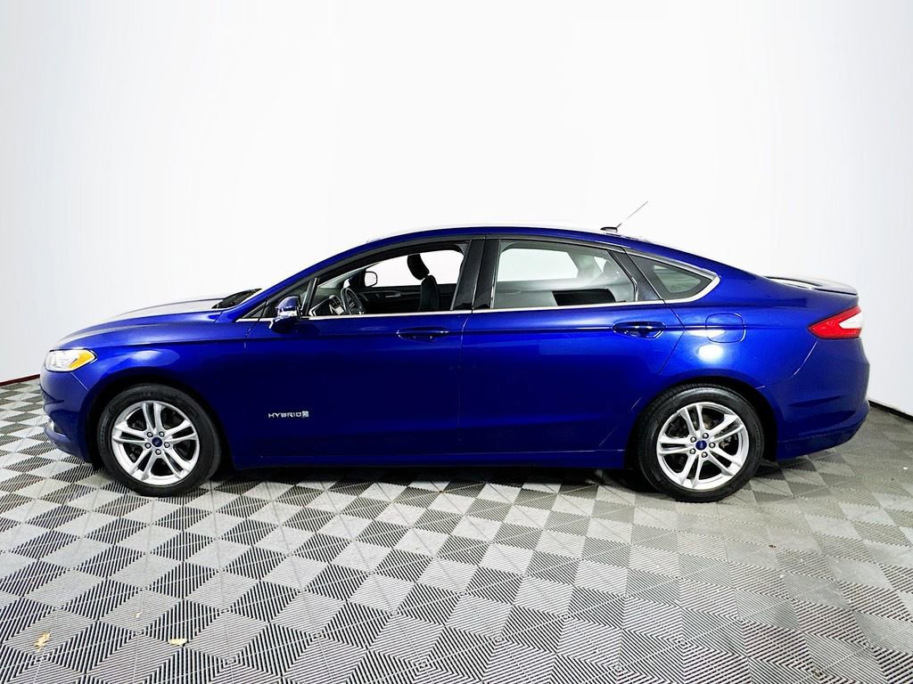 Used 2016 Ford Fusion SE image 4