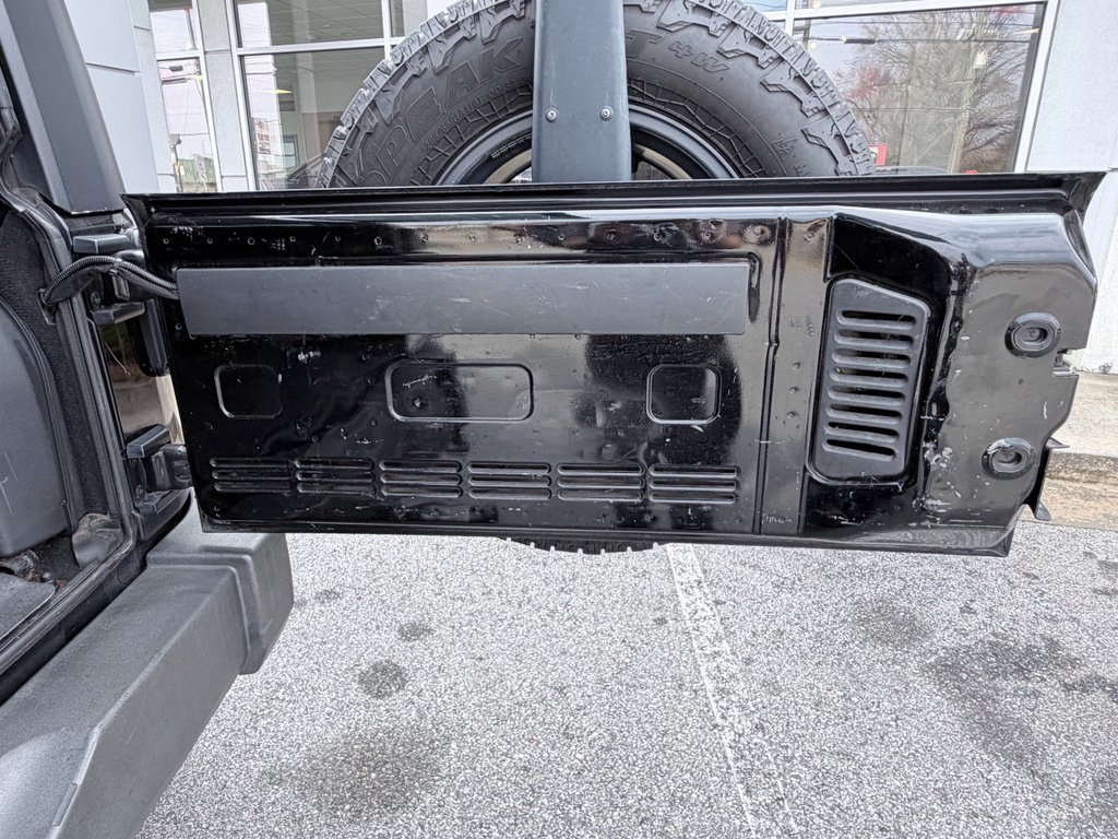 Used 2009 Jeep Wrangler Unlimited Rubicon w/ Dual Top Group image 24