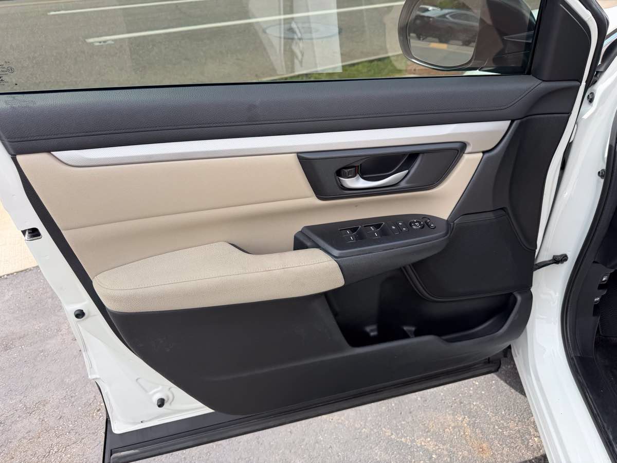 Used 2017 Honda CR-V LX image 10