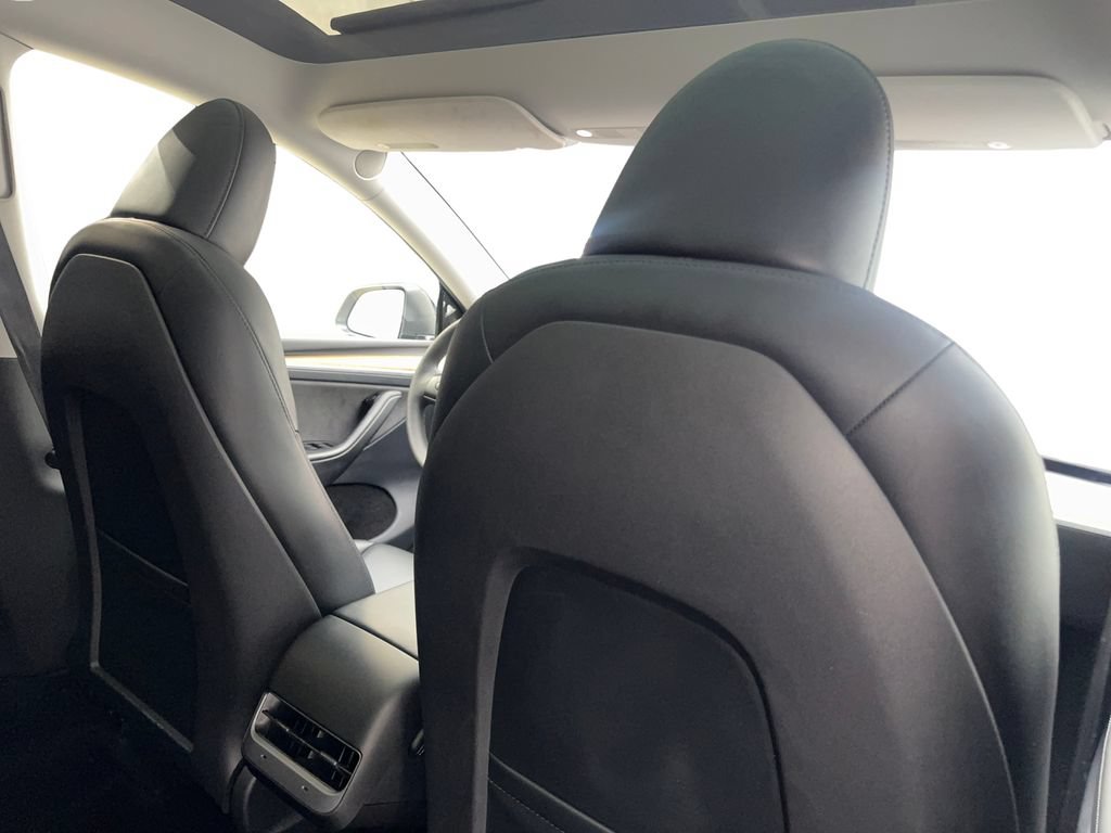 Used 2023 Tesla Model Y Long Range AWD/4WD image 39