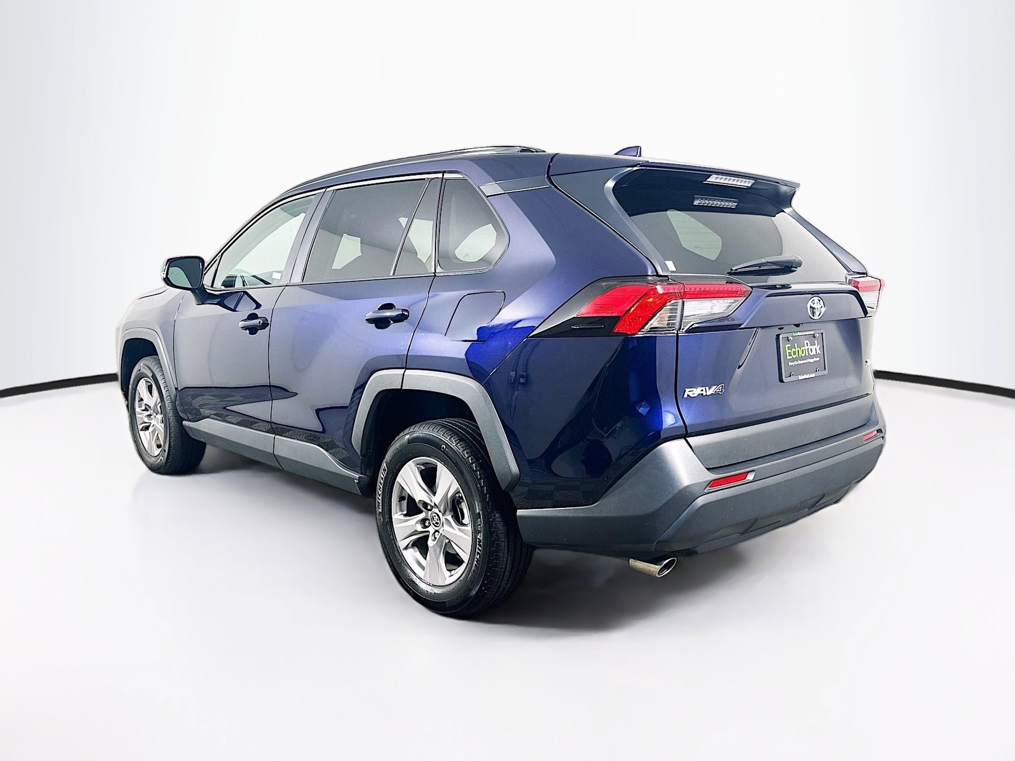 Used 2025 Toyota RAV4 XLE FWD image 5