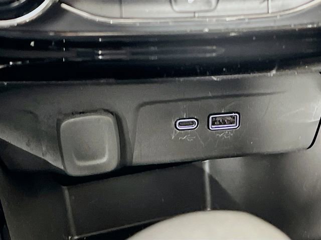 Used 2025 Chevrolet Trax LT image 19