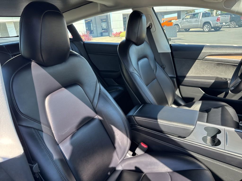 Used 2022 Tesla Model 3 Performance image 11