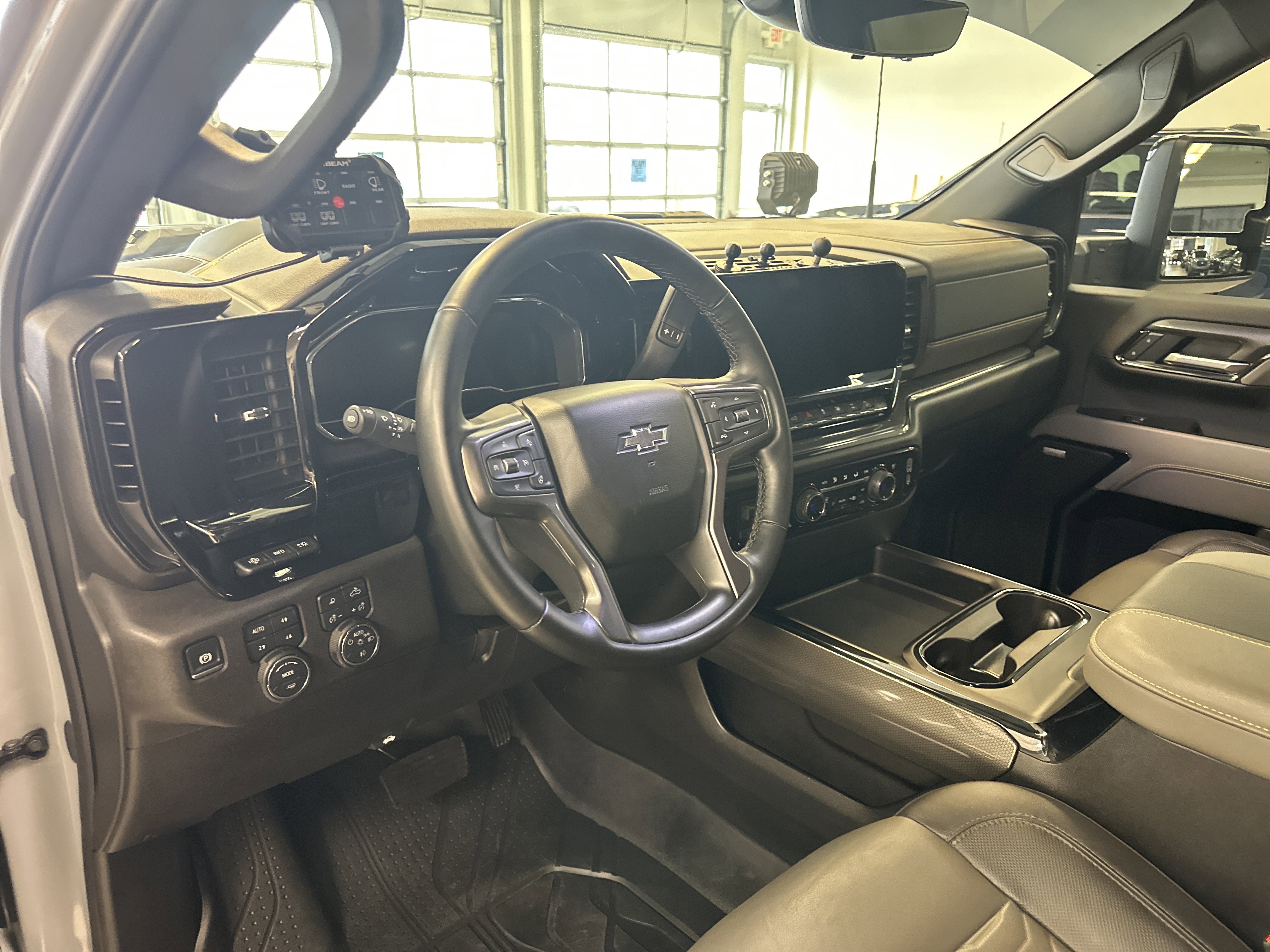 Used 2025 Chevrolet Silverado 2500 ZR2 w/ Technology Package image 26