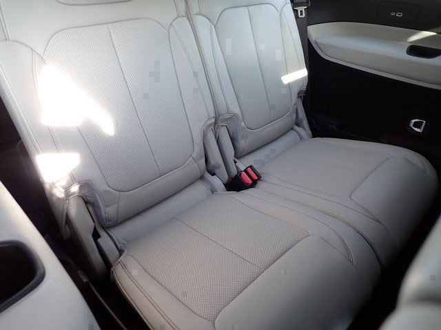 Used 2023 Jeep Grand Cherokee L Overland AWD/4WD image 15