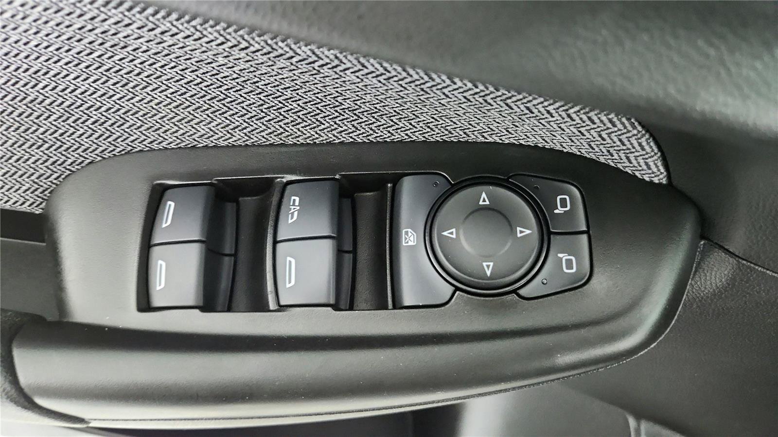 Used 2023 Chevrolet TrailBlazer LT FWD image 17