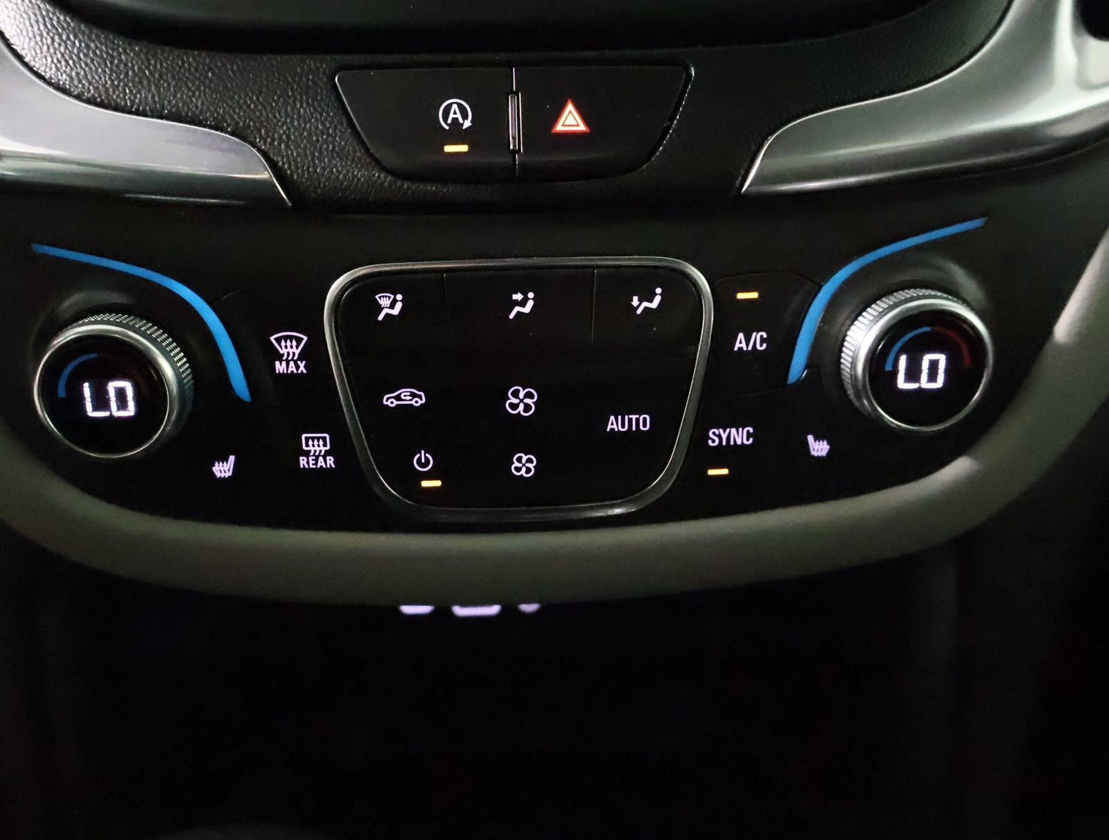 Used 2022 Chevrolet Equinox LT w/ Driver Convenience Package image 38