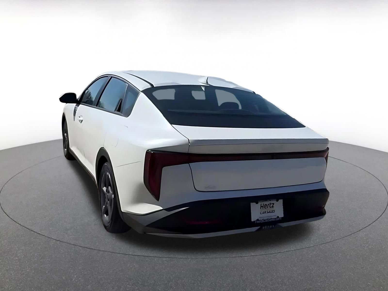 Used 2025 Kia K4 LXS image 11