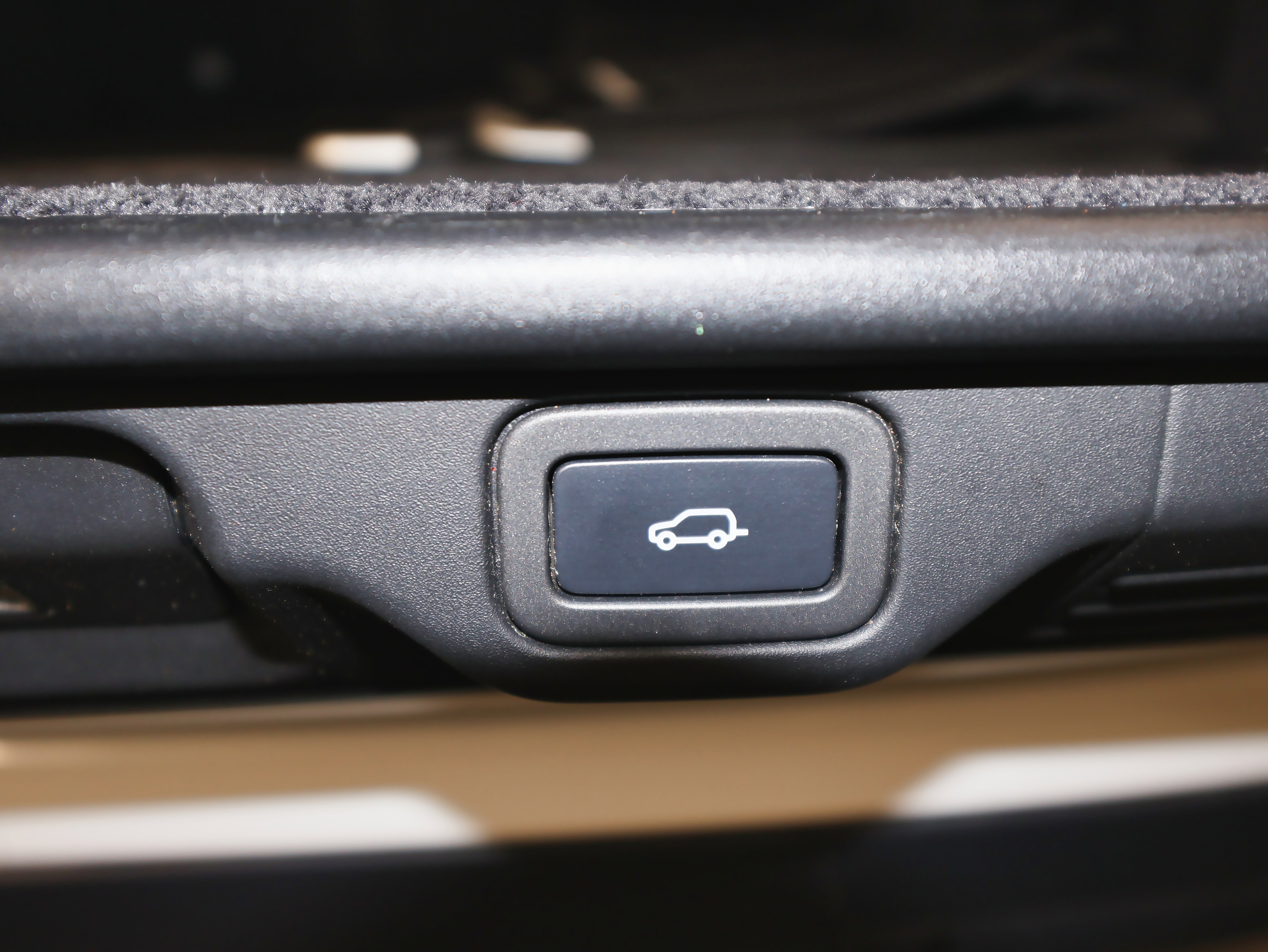 Used 2020 Land Rover Range Rover HSE image 13