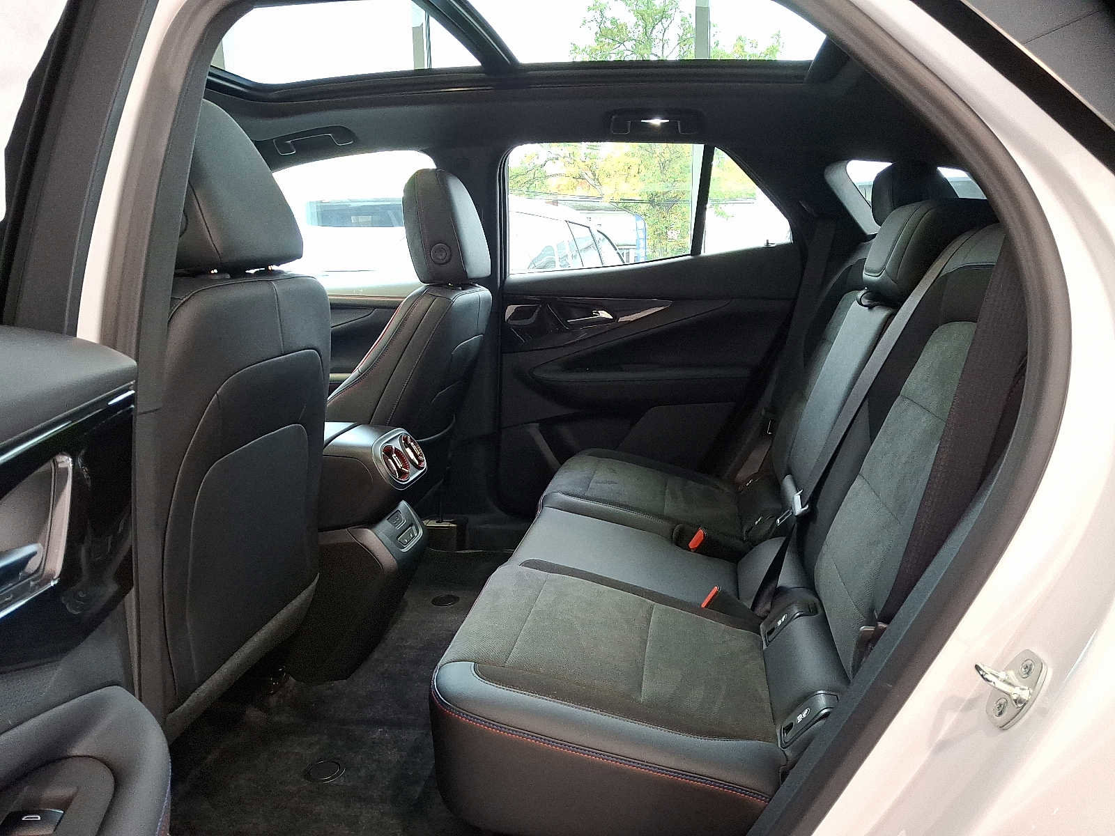 Used 2025 Chevrolet Blazer EV RS image 10