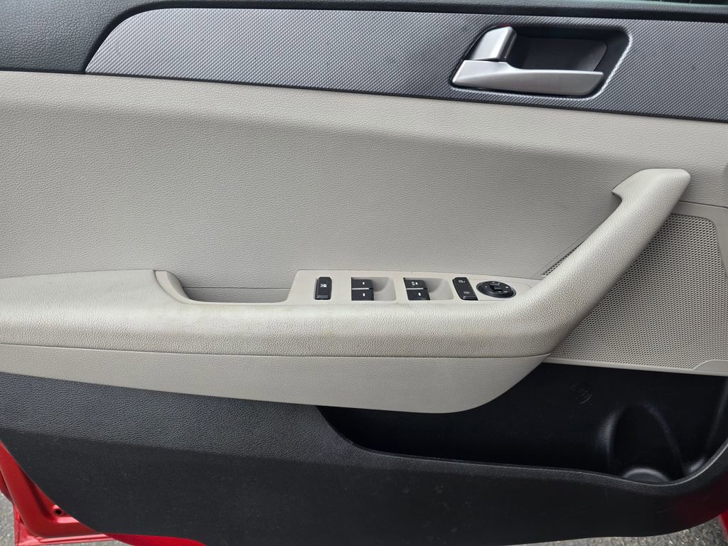 Used 2017 Hyundai Sonata SE FWD image 23