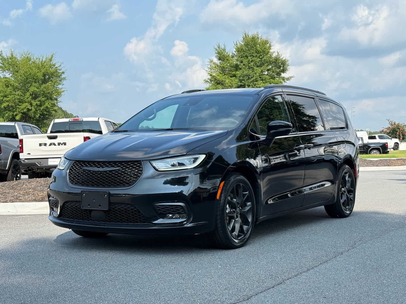 Used 2025 Chrysler Pacifica Limited