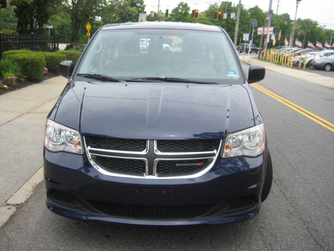 Used 2014 Dodge Grand Caravan American Value Package FWD image 2
