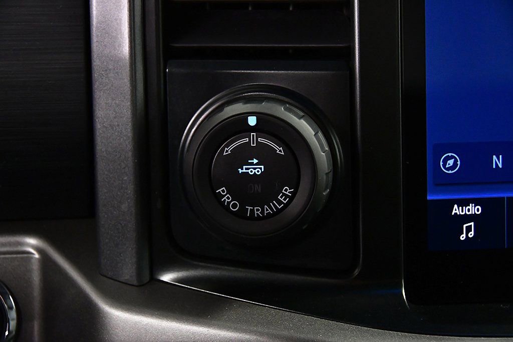 Used 2025 Ford F150 Lightning XLT image 32