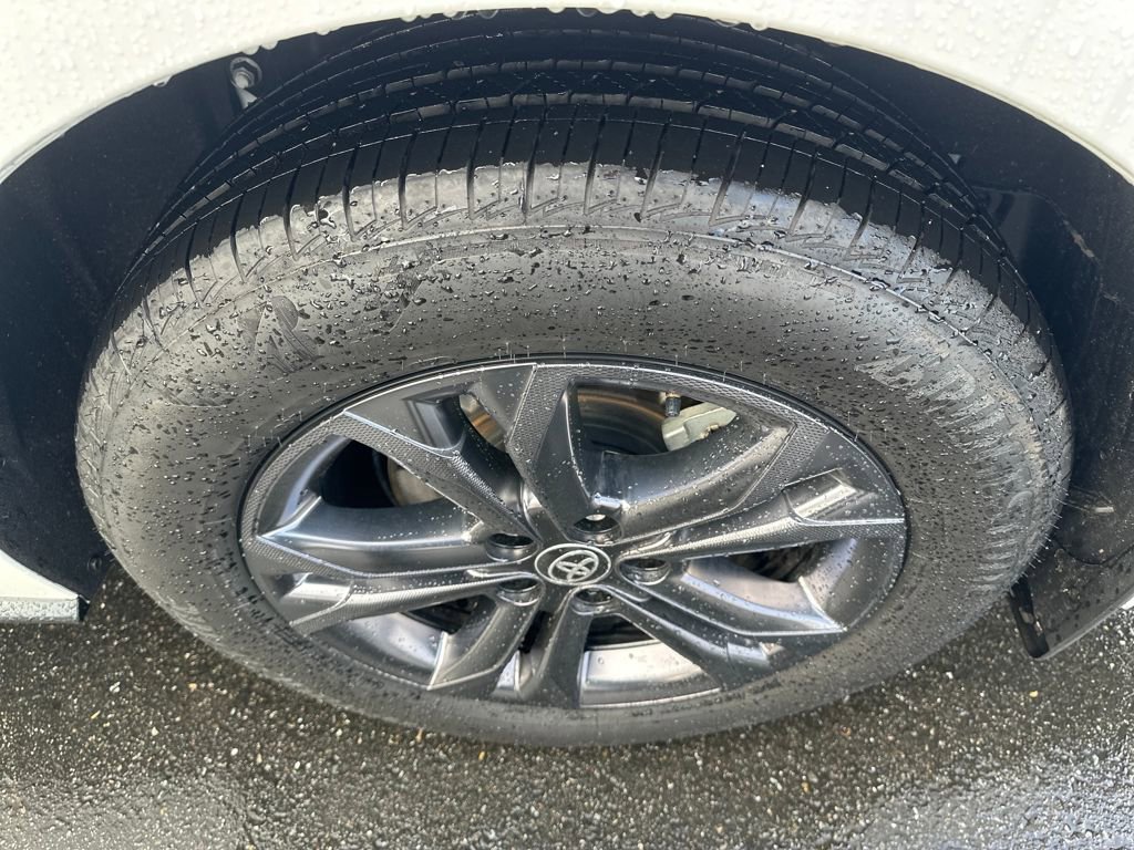 Used 2025 Toyota Sienna XSE w/ XSE Plus Package image 28