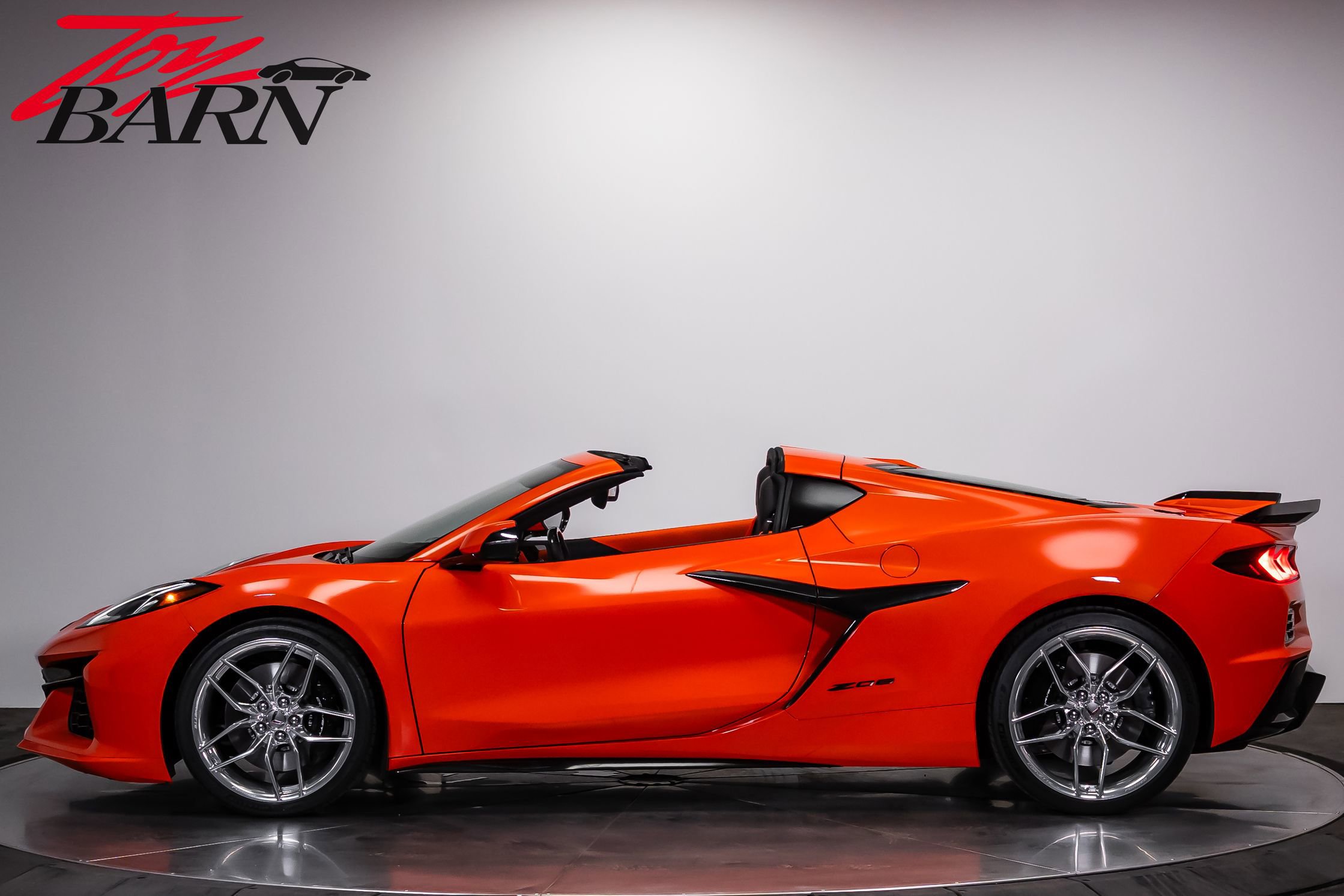 Used 2025 Chevrolet Corvette Z06 w/ Stealth Interior Trim Package RWD image 2