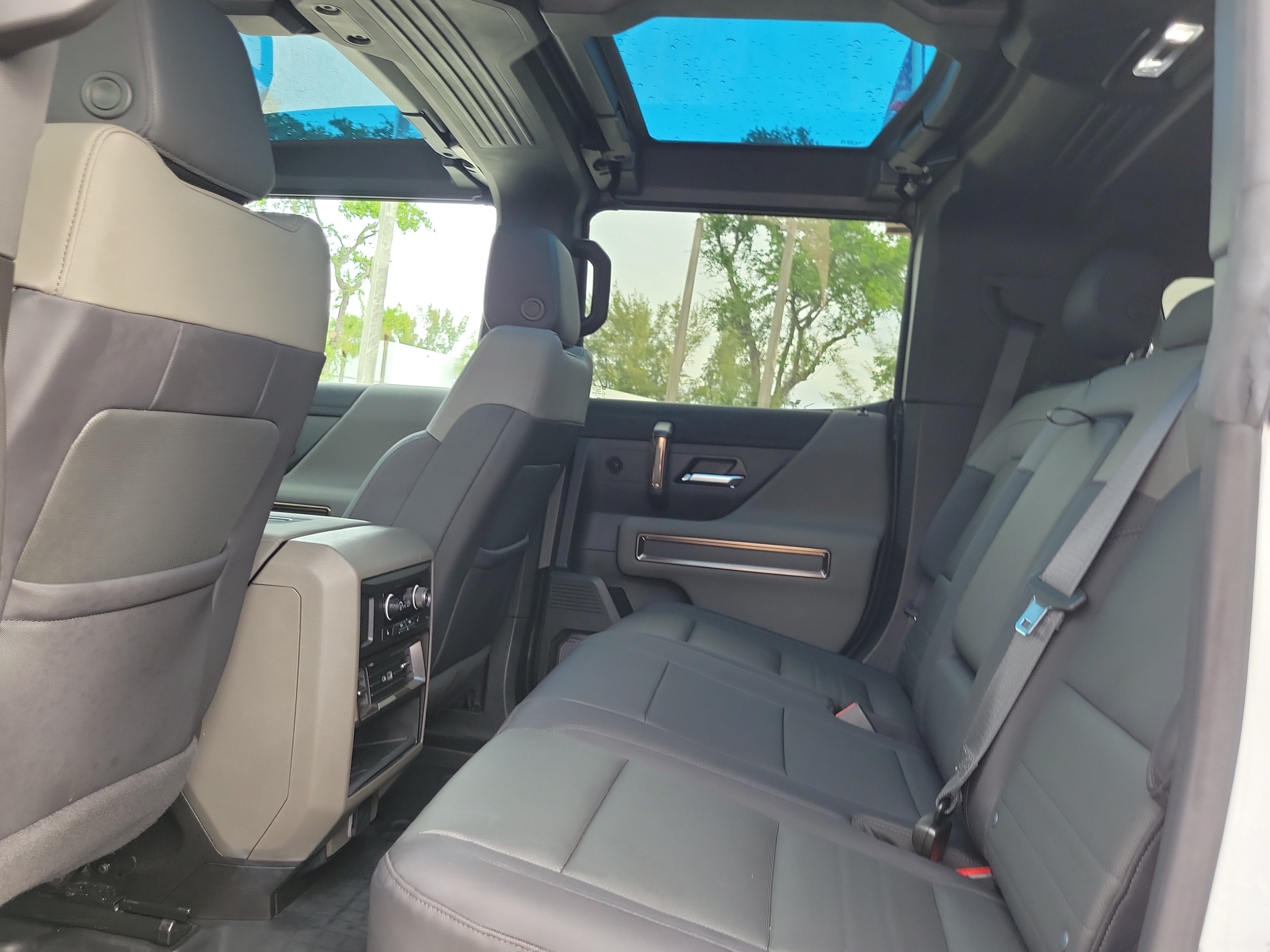 Used 2025 GMC Hummer EV 2X AWD/4WD image 14