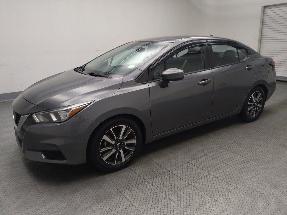 Used 2021 Nissan Versa SV FWD image 2