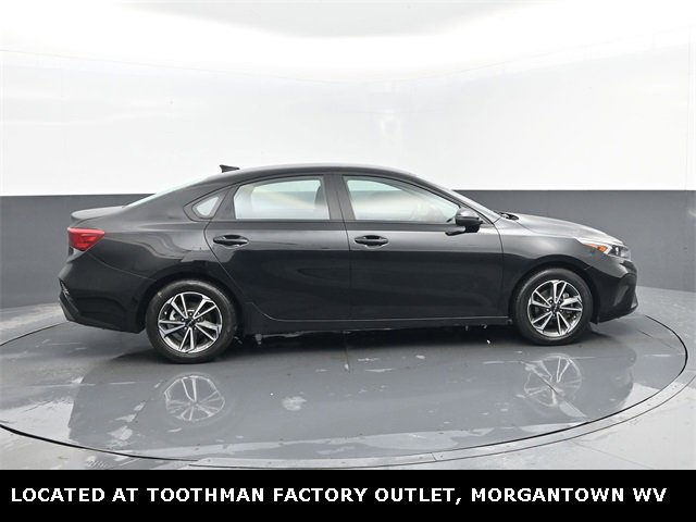 Used 2023 Kia Forte LXS w/ LXS Technology Package image 4
