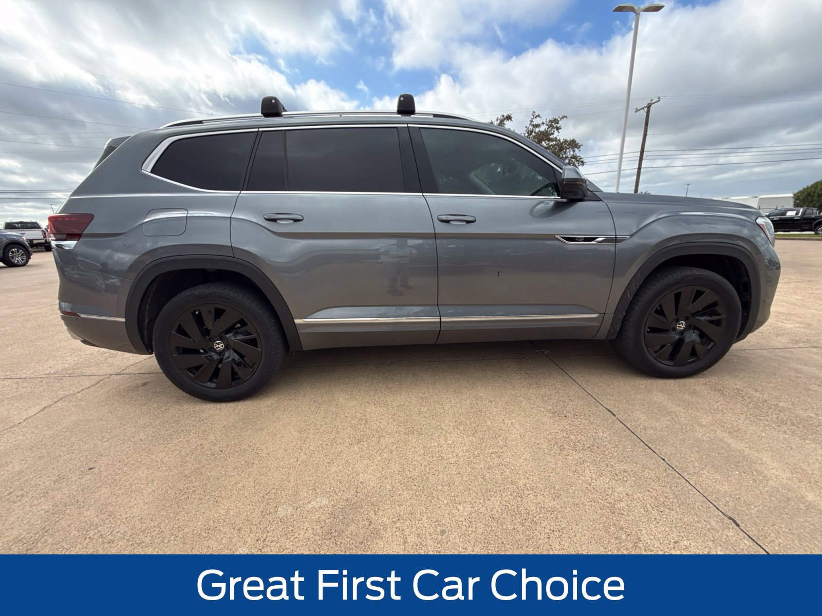 Used 2024 Volkswagen Atlas SEL Premium R-Line AWD/4WD image 9