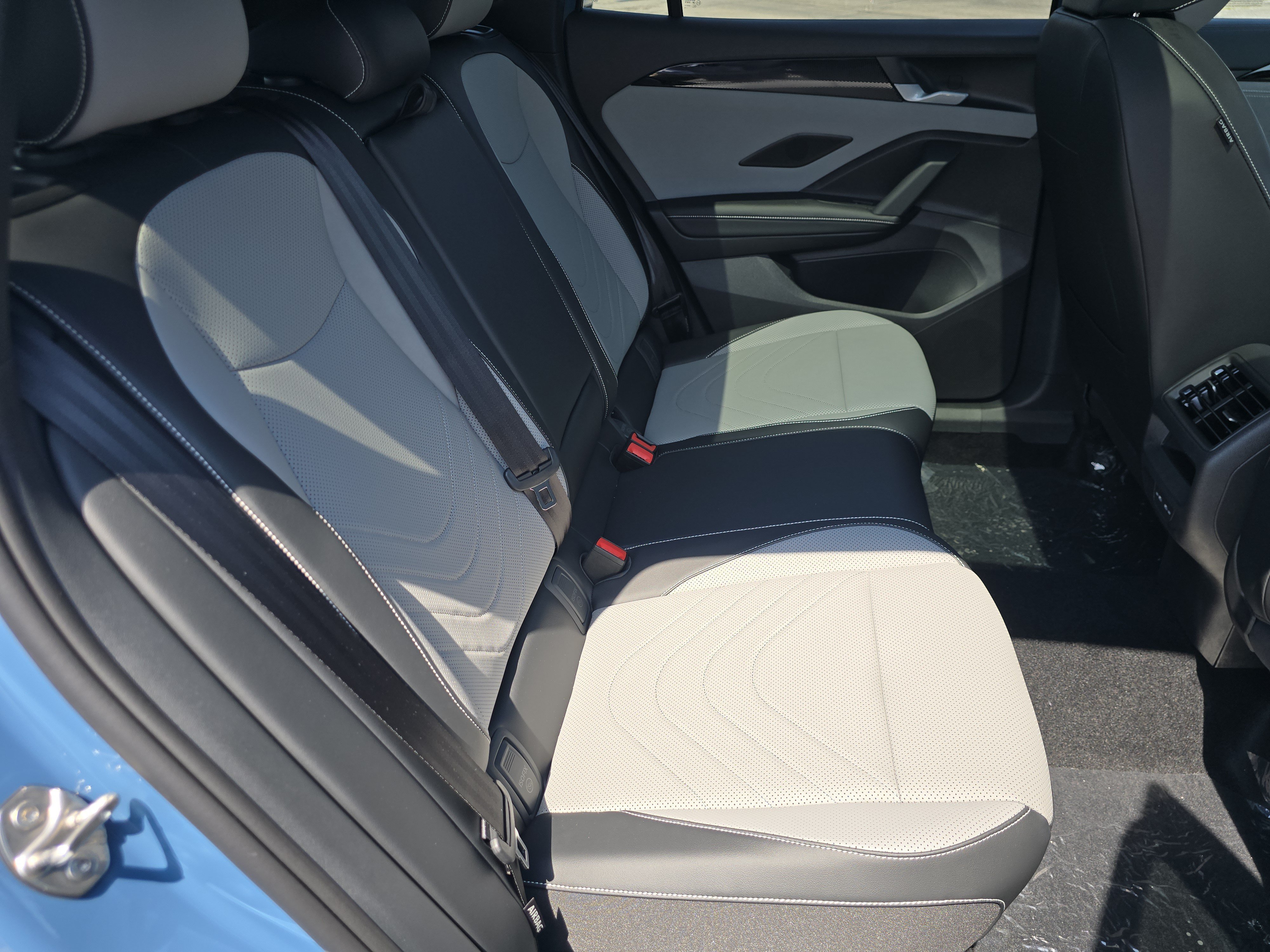 New 2026 Volkswagen Tiguan SE R-Line AWD/4WD image 17