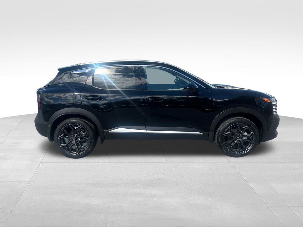 Certified 2025 Nissan Kicks SR AWD/4WD image 7