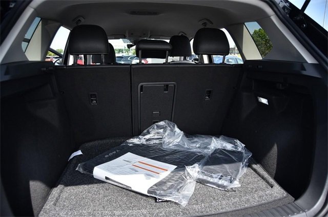 New 2025 Volkswagen Taos SE image 24