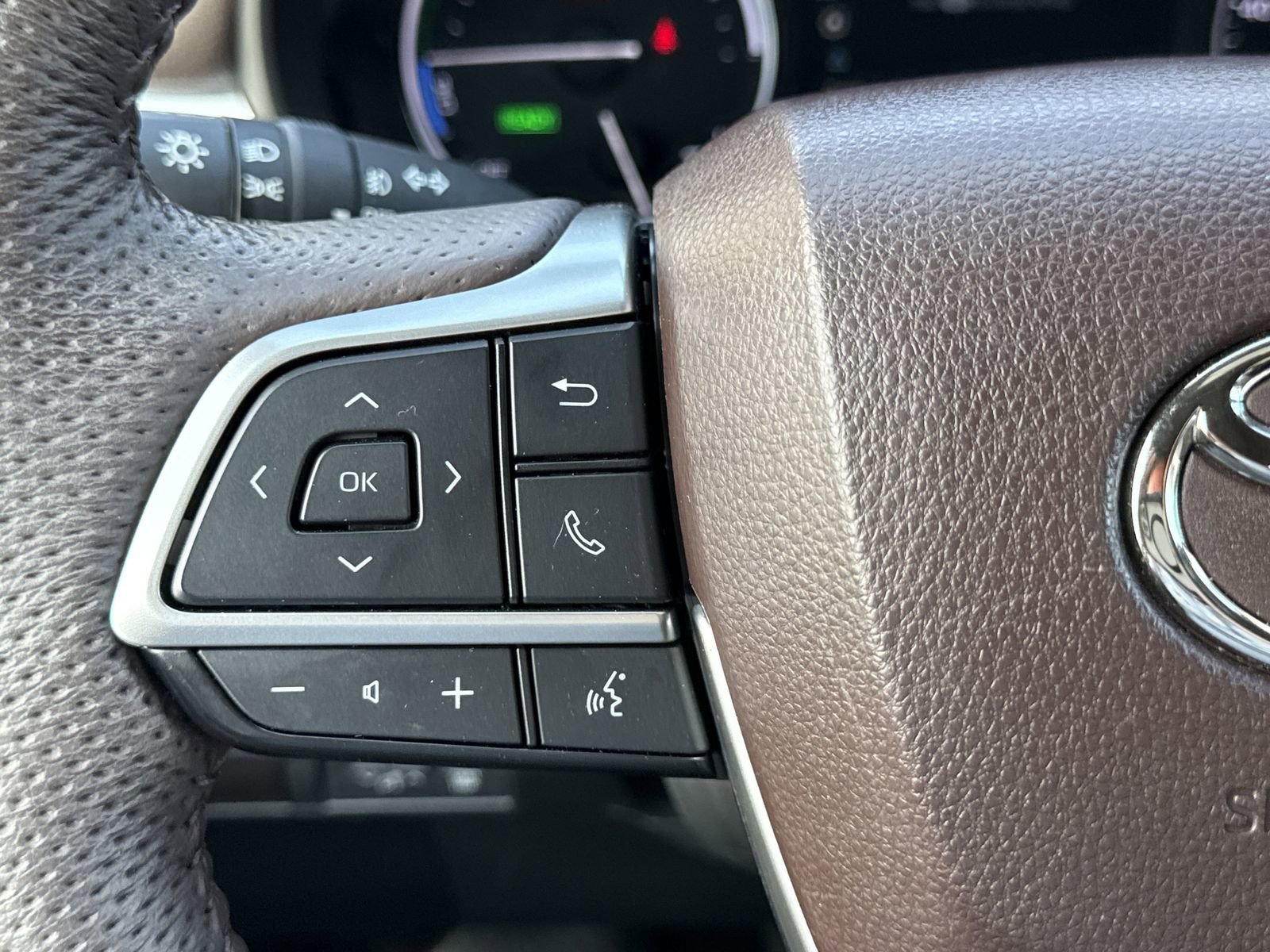 Used 2023 Toyota Sienna Platinum image 26