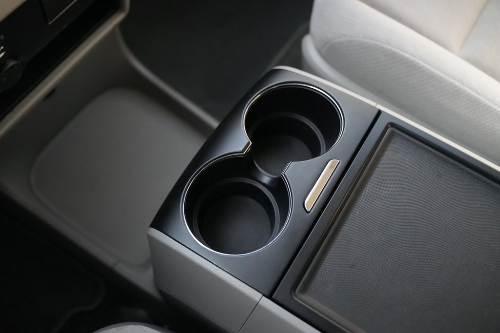 Used 2018 Toyota Sienna LE image 31