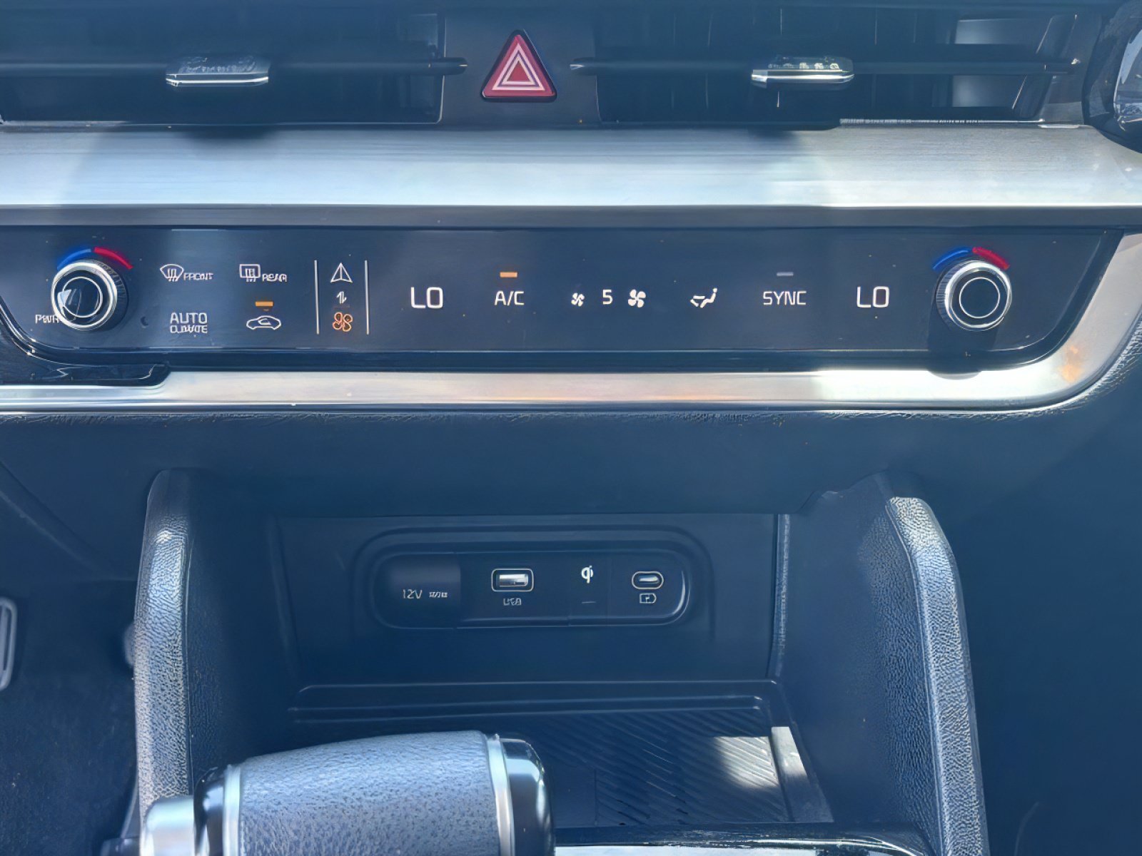 Used 2023 Kia Sportage EX AWD/4WD image 18