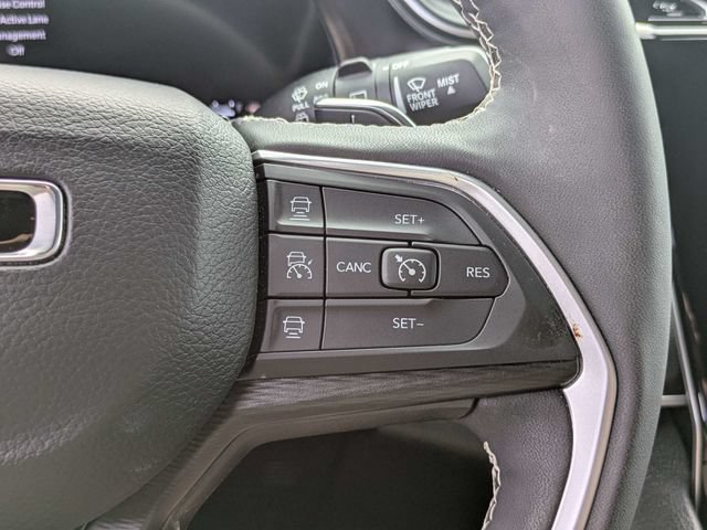 Used 2025 Jeep Grand Cherokee Altitude AWD/4WD image 26