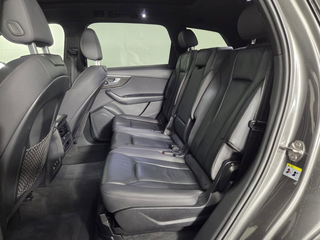 Used 2021 Audi Q7 2.0T Premium w/ Convenience Package AWD/4WD image 22