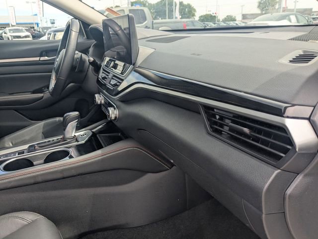 Used 2024 Nissan Altima 2.0 SR FWD image 34