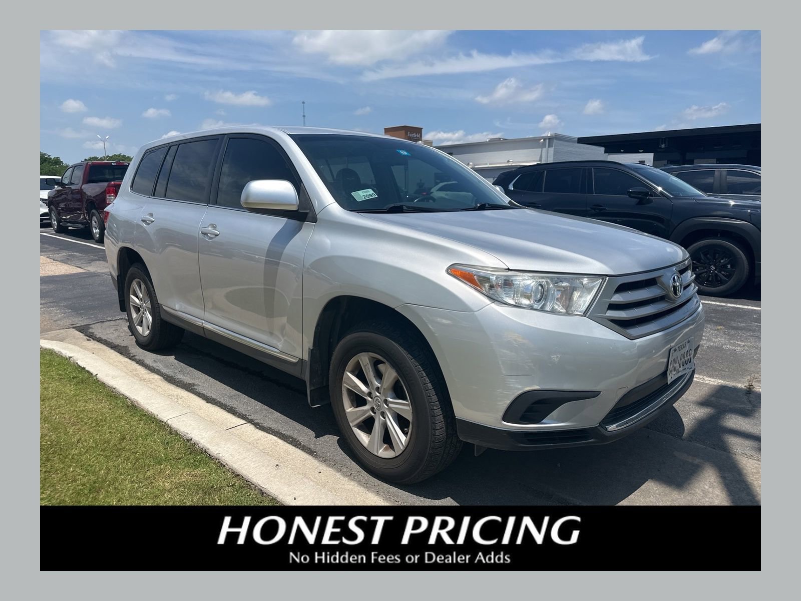 Used 2013 Toyota Highlander FWD image 1