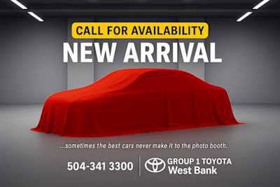 Used 2024 Nissan Versa SR FWD image 39