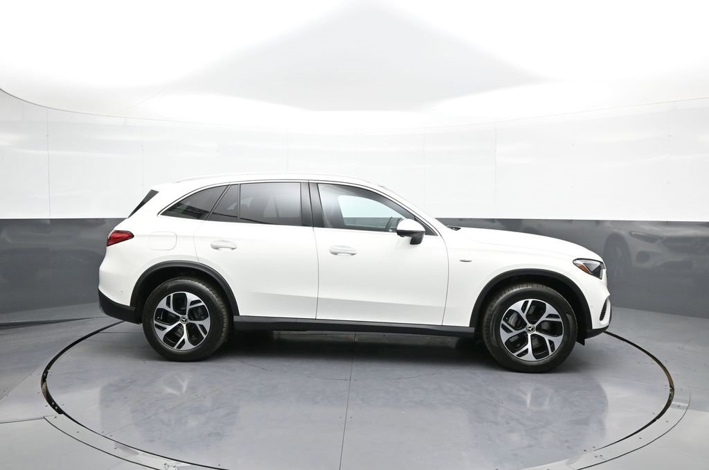Used 2025 Mercedes-Benz GLC 350e 4MATIC image 5