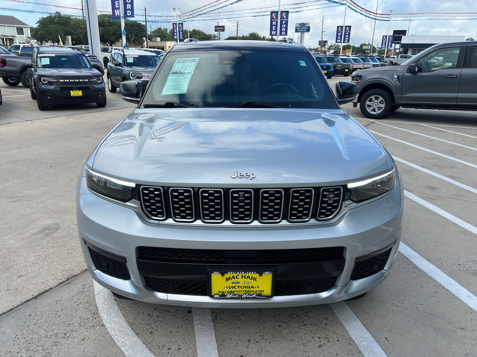 Used 2023 Jeep Grand Cherokee L Summit w/ Advanced Protech Group IV AWD/4WD image 6