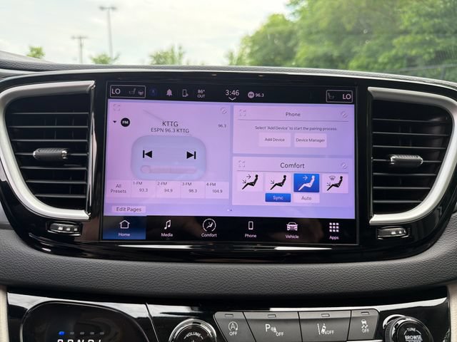 Used 2023 Chrysler Pacifica Touring-L FWD image 22
