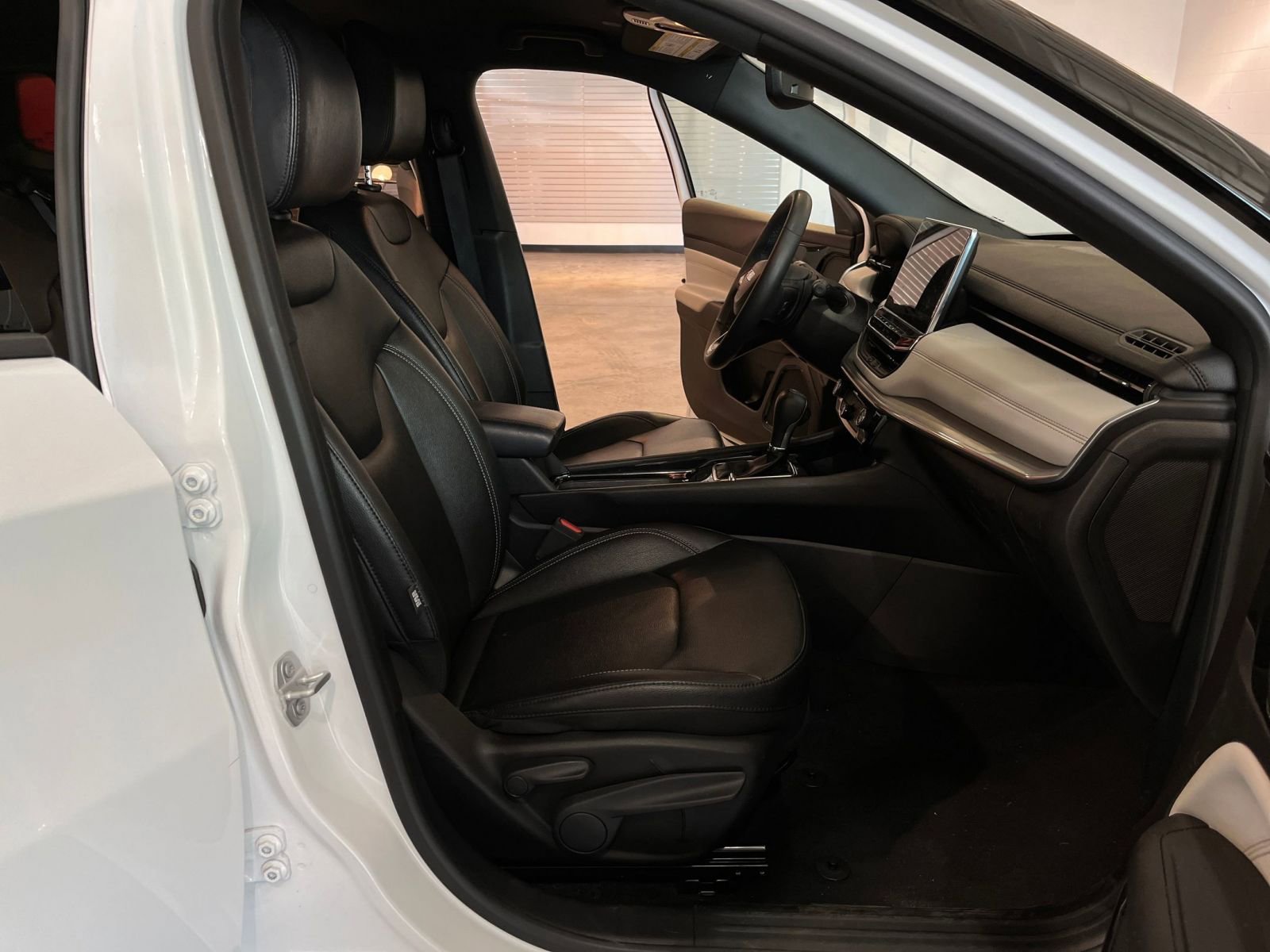 Used 2025 Jeep Compass Limited AWD/4WD image 36