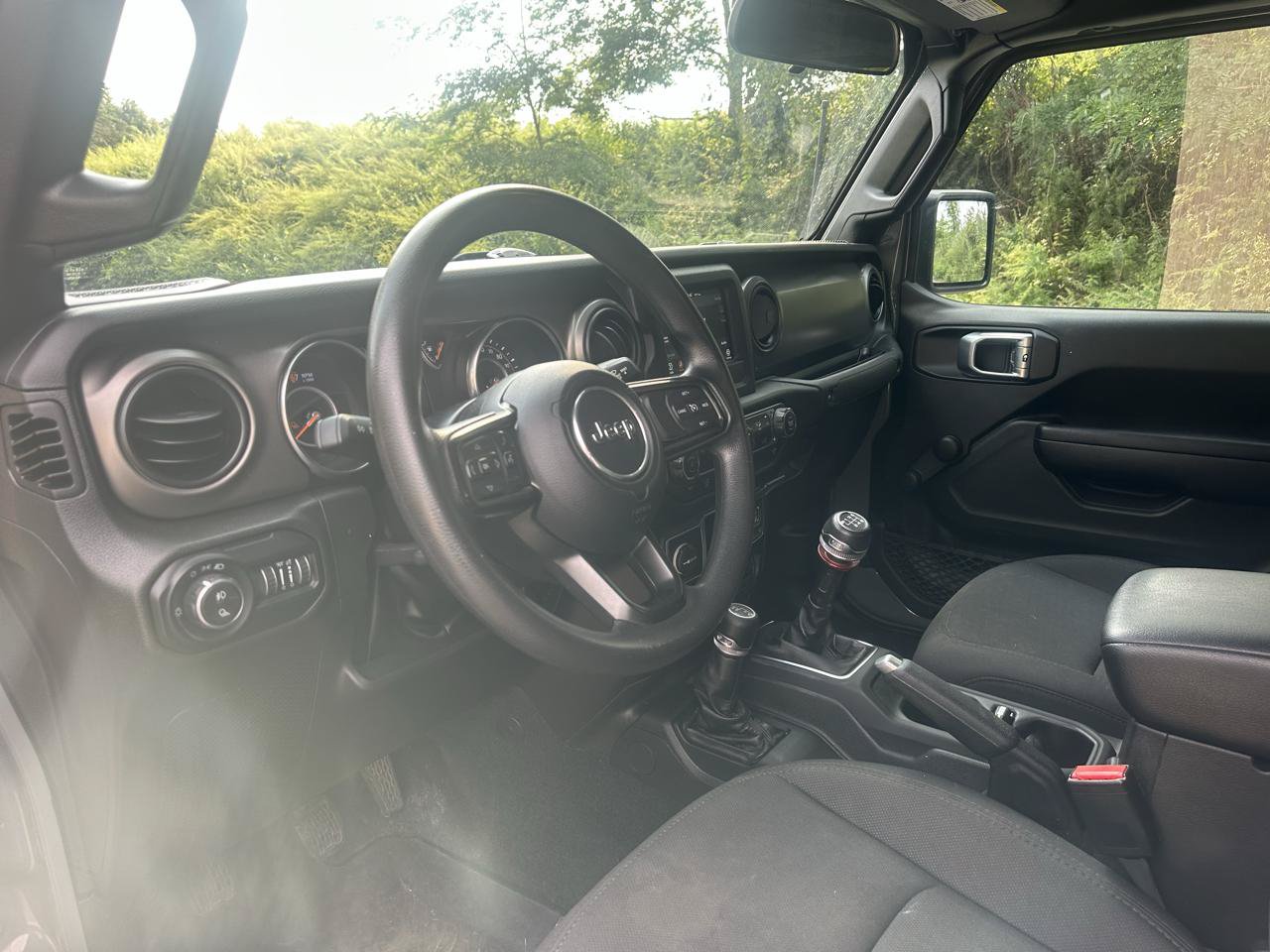 Used 2022 Jeep Gladiator Sport AWD/4WD image 10