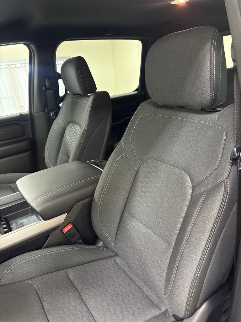 New 2026 RAM 1500 Express AWD/4WD image 16