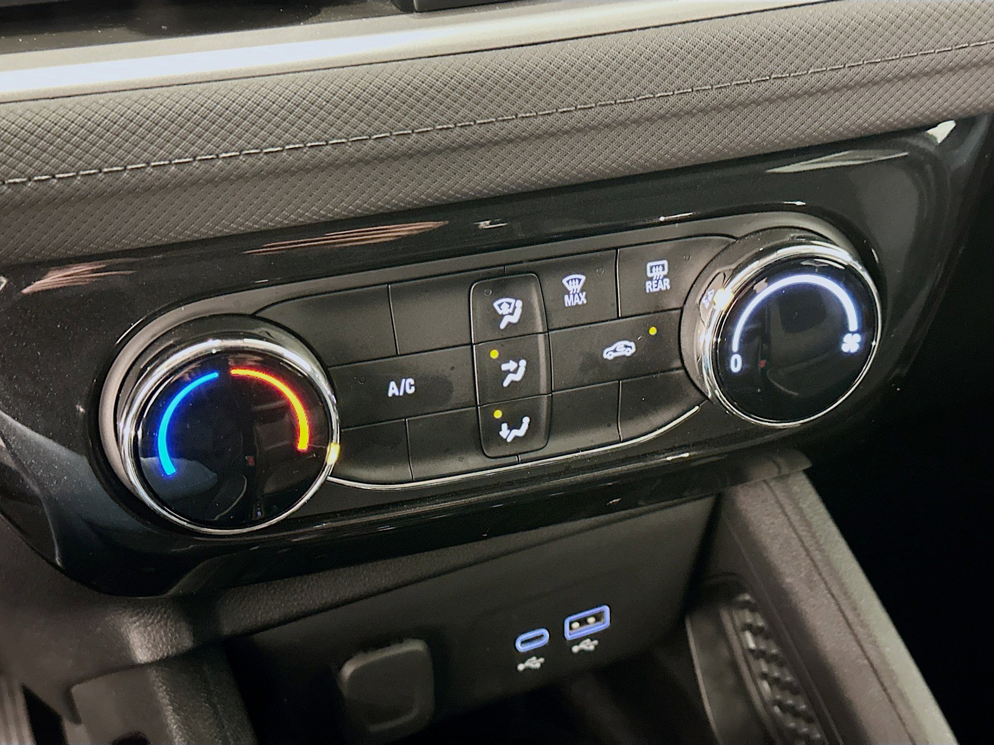 Used 2025 Chevrolet TrailBlazer LT w/ Driver Confidence Package image 24