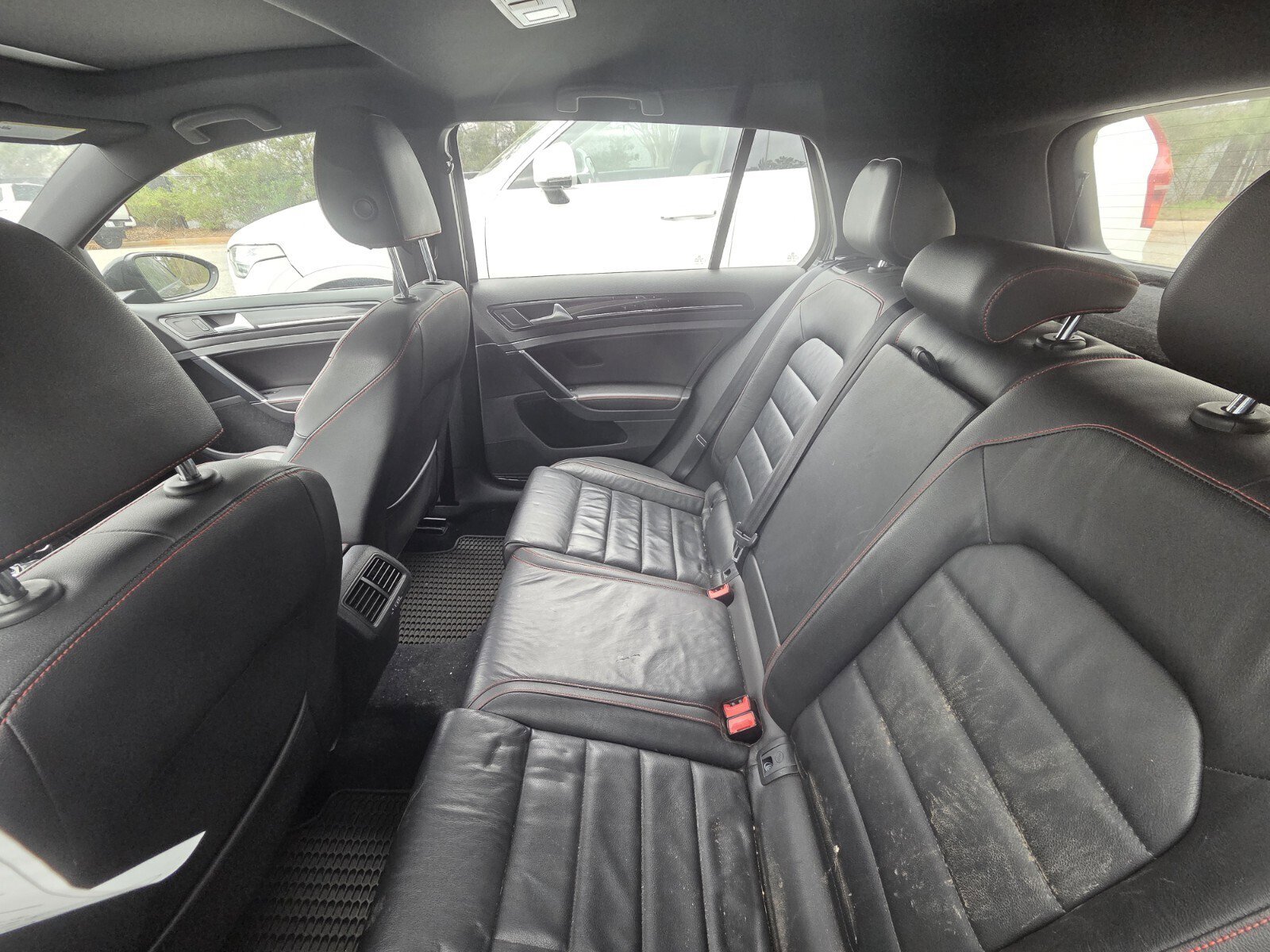 Used 2015 Volkswagen Golf S image 7