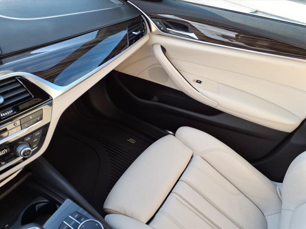 Used 2019 BMW 530i w/ Convenience Package RWD image 34