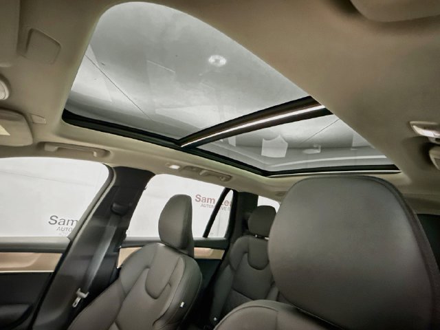 Used 2025 Volvo XC90 B6 Plus AWD/4WD image 21
